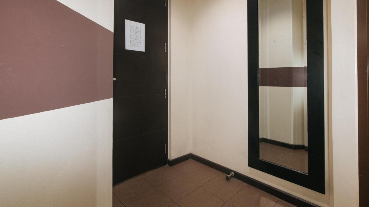 Lorenzzo Suites Hotel Makati City Exteriör bild