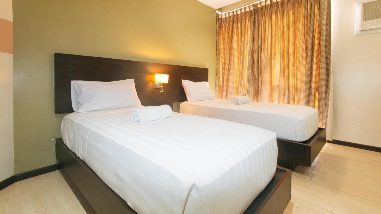 Lorenzzo Suites Hotel Makati City Exteriör bild