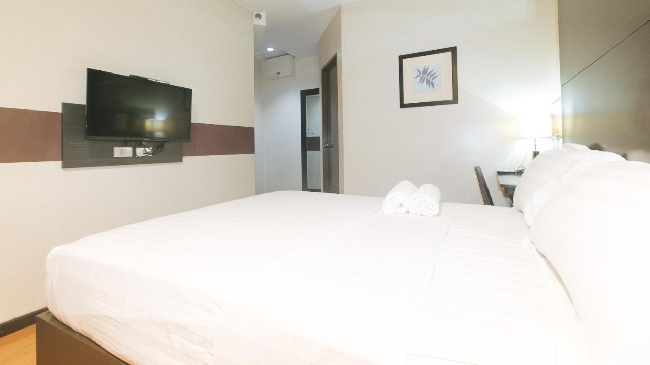 Lorenzzo Suites Hotel Makati City Exteriör bild